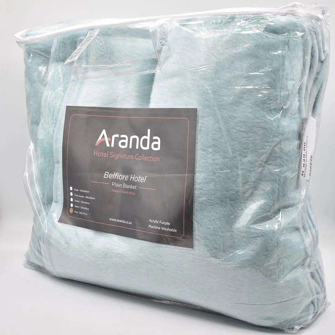 Aranda Hotel Blanket
